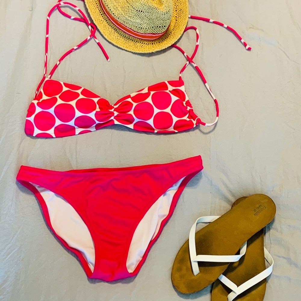 🌺 Victoria Secret polk-a-dot bikini! 🌺